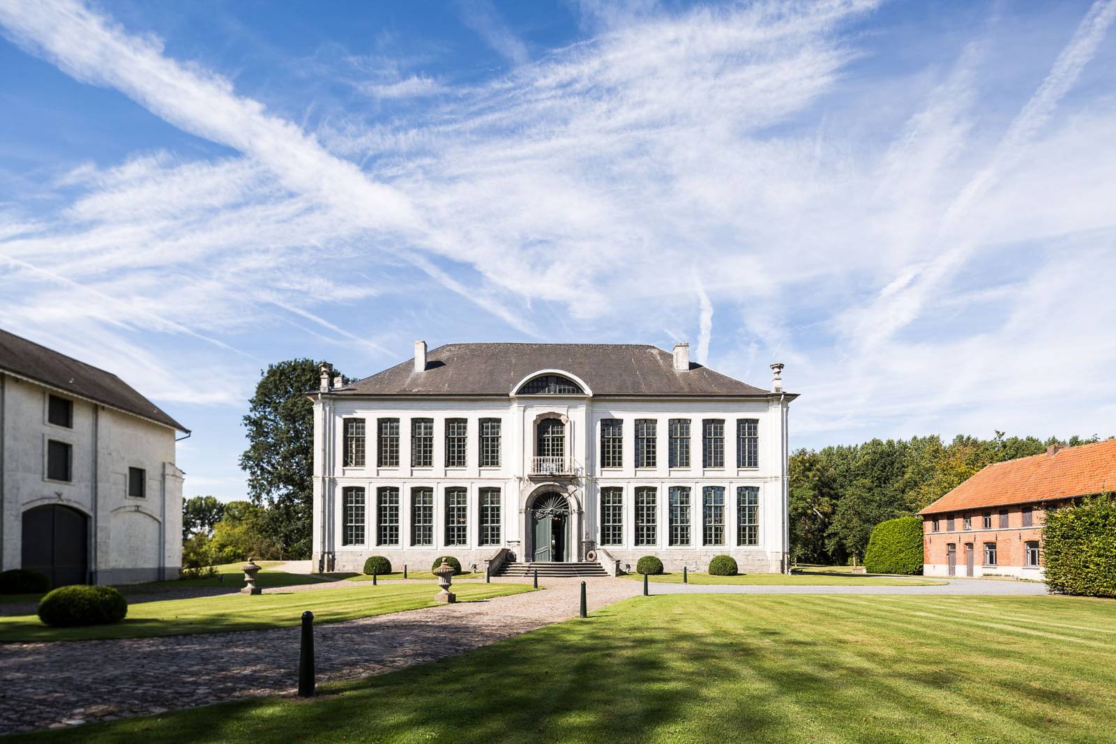 1e373c_d9970c14933b478f93085a7a71117e6a~mv2_d_2048_1365_s_2 (Custom)