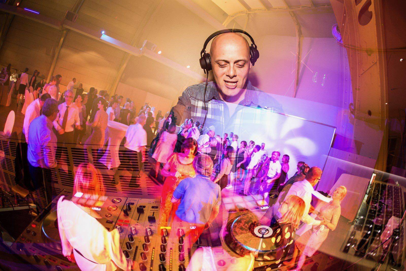 Hofnar - Licht & Geluid - Audiovisuele Diensten - DJ - Artiesten - House of Weddings - House of Events - 13