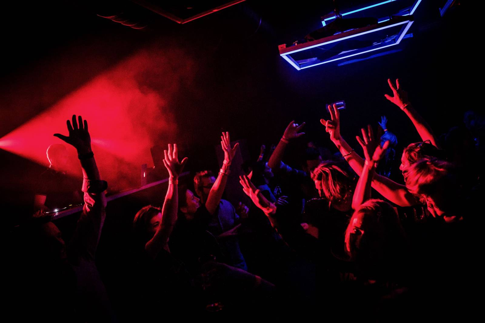 Hofnar - Licht & Geluid - Audiovisuele Diensten - DJ - Artiesten - House of Weddings - House of Events - 6