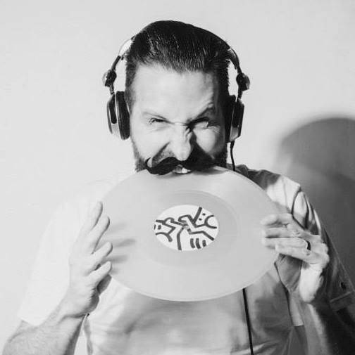 Hofnar - Licht & Geluid - Audiovisuele Diensten - DJ - Artiesten - House of Weddings - House of Events - 7